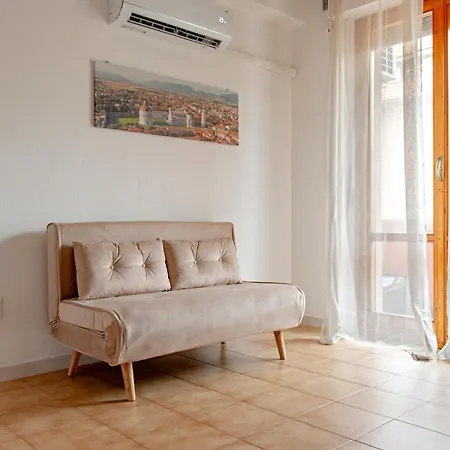 Apartment Homiday- Ospedale Aeroporto- Aria Condizionata E Parcheggio Gratuito *